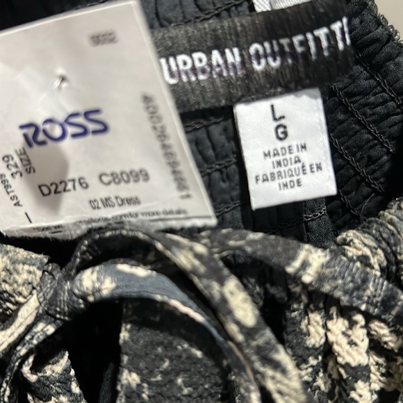 Urban Outfitters Vivienne Print Mini Dress - Picture 7 of 7